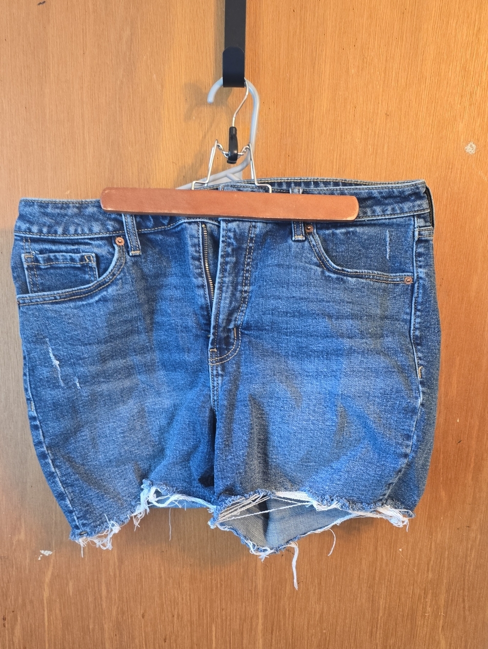 Old Navy High Rise OG Straight Cut Off Shorts